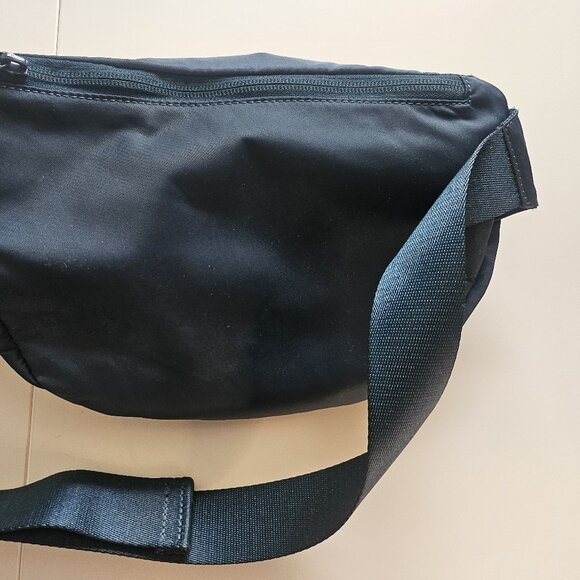 Lululemon Athletica City Adventure Belt Bag 2.5L- Colour: Submarine (Teal) - Picture 3 of 7